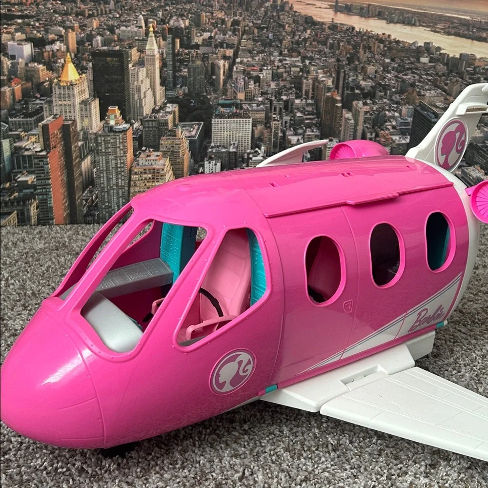 Barbie Pink Toy Airplane Jet with Accessories – Dream Plane Playset 2019 - Picture 3 of 6